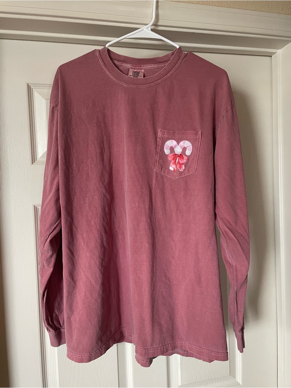 Preppy Christmas Candy Cane Bow Long-Sleeve Pocket Tee - Dusty Rose